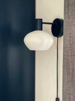 Sisustusvalaisimet^ Aneta Lighting Bell seinävalaisin musta/valkoinen