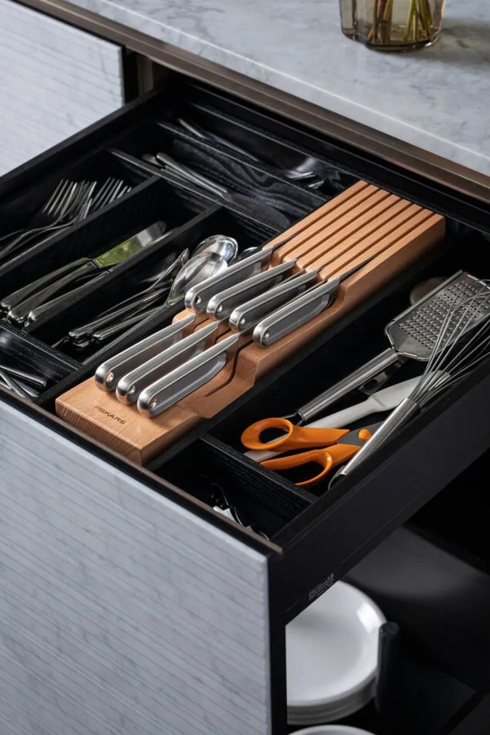 Veitset Ja Leikkuulaudat^Fiskars All Steel puinen veitsiteline vetolaatikkoon
