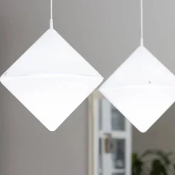 Sisustusvalaisimet^Fosto Diamond Ø 420 mm riippuvalaisin opal