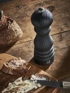 Keittiötarvikkeet^Peugeot Paris Nature suolamylly musta 18 cm