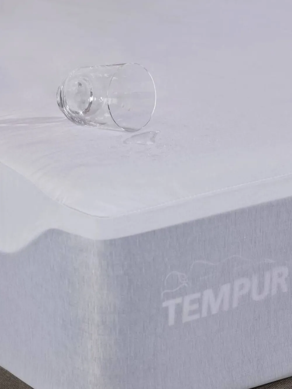 Vuodetekstiilit^TEMPUR 120x220x17 cm muotoonommeltu suojalakana Cooling TENC