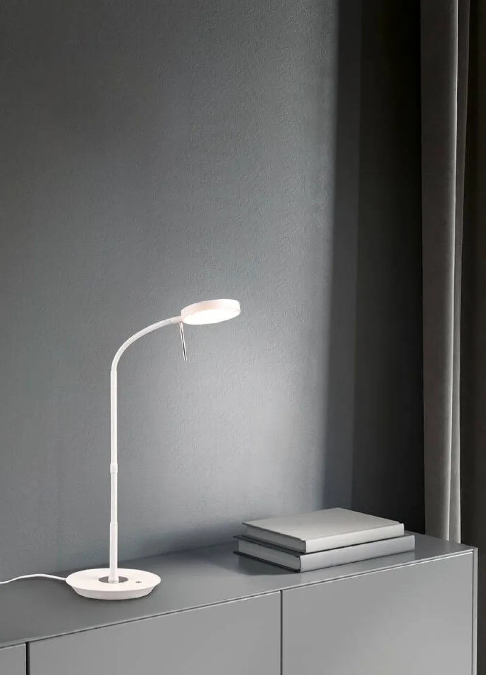 Sisustusvalaisimet^Trio Lighting LED pöytävalaisin Monza mattavalkoinen