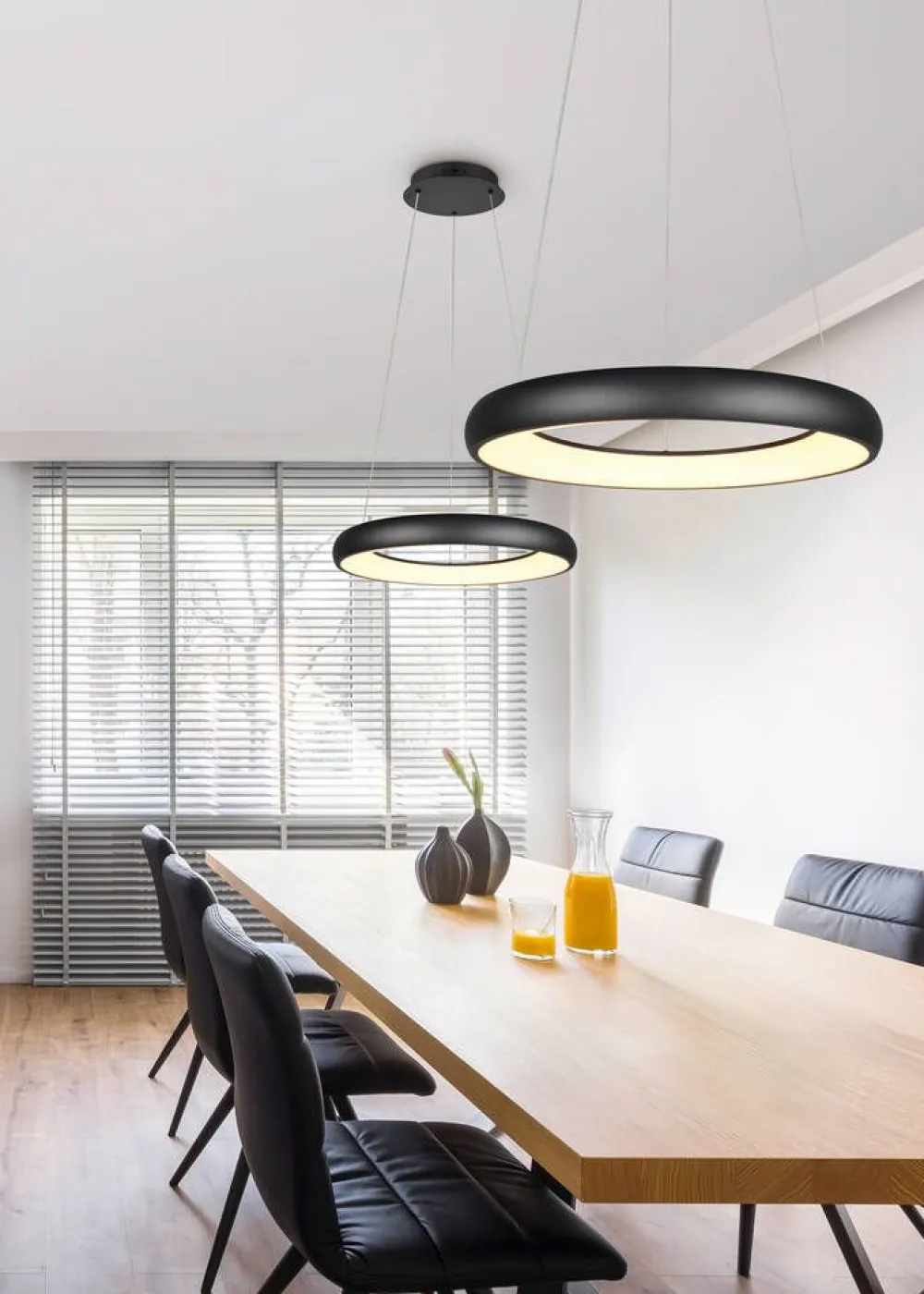 Sisustusvalaisimet^Trio Lighting riippuvalaisin Cardona LED 62 cm mattamusta