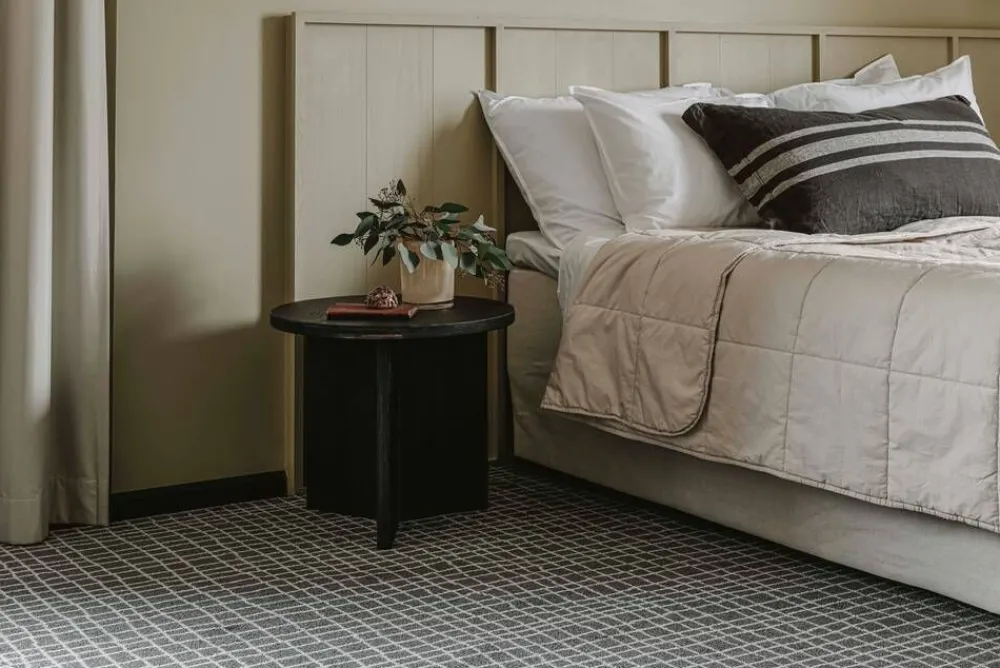 Keskilattiamatot^VM-Carpet Aari 12 antrasiitti, kantti 5450, 133*200 cm