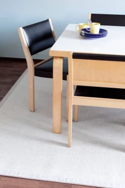 Keskilattiamatot^VM-Carpet Esmeralda 71 valkoinen, 133*200 cm, kantti 009 B