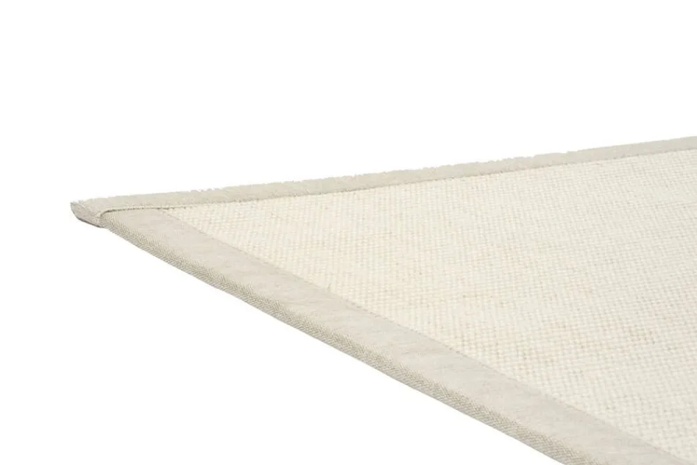 Keskilattiamatot^VM-Carpet Esmeralda 71 valkoinen, 160*230 cm, kantti 009 B