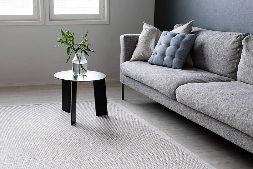 Keskilattiamatot^VM-Carpet Lyyra 52 valkoinen 133*200 cm, kantti 1